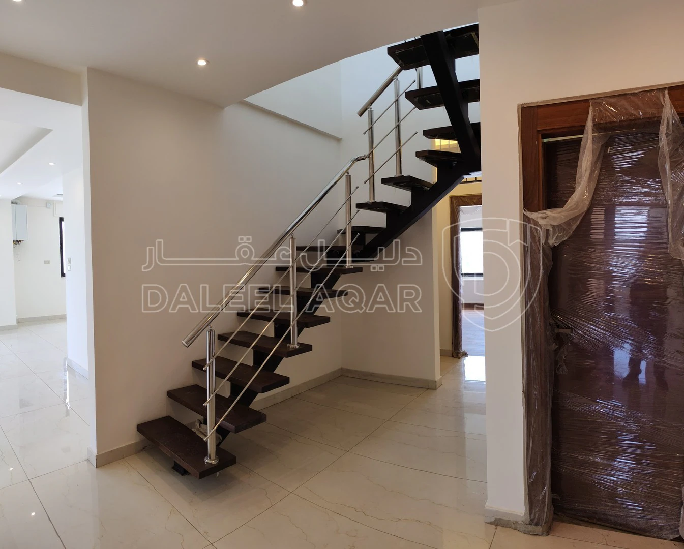 شقة في عمان - الرونق - 170,000 دأ - صورة 1